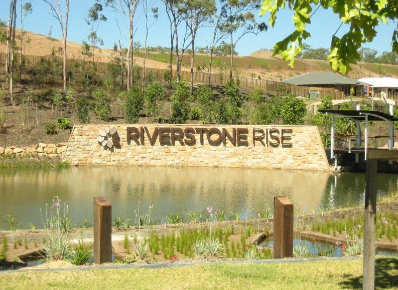 4 Clover Cres (Riverstone Rise), BOYNE ISLAND QLD 4680