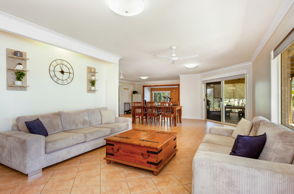 18 Flora Drive, BEECHER QLD 4680